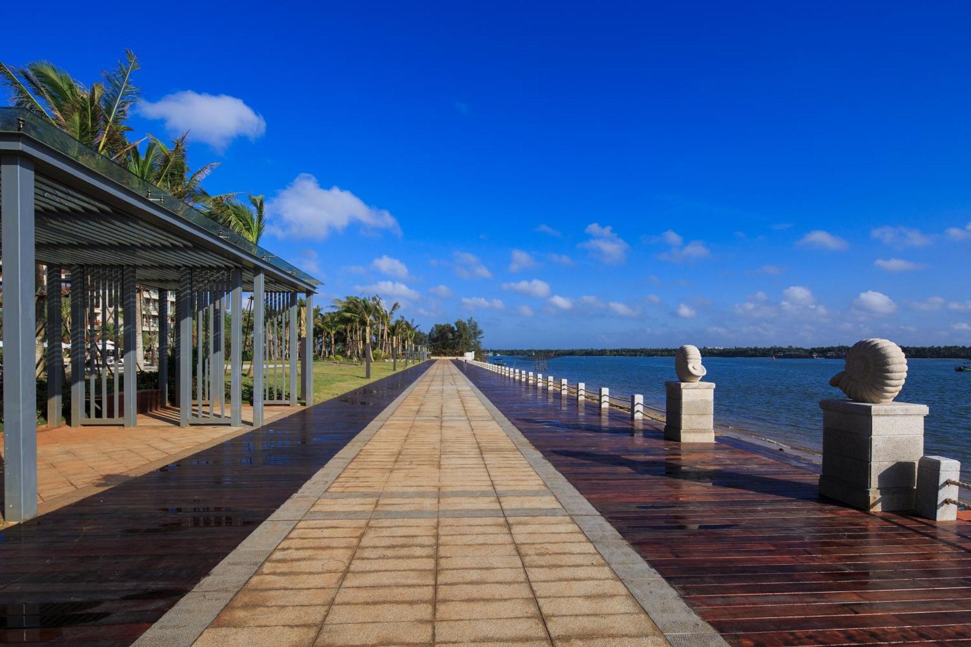 Wyndham Grand Plaza Royale Wenchang Exteriör bild