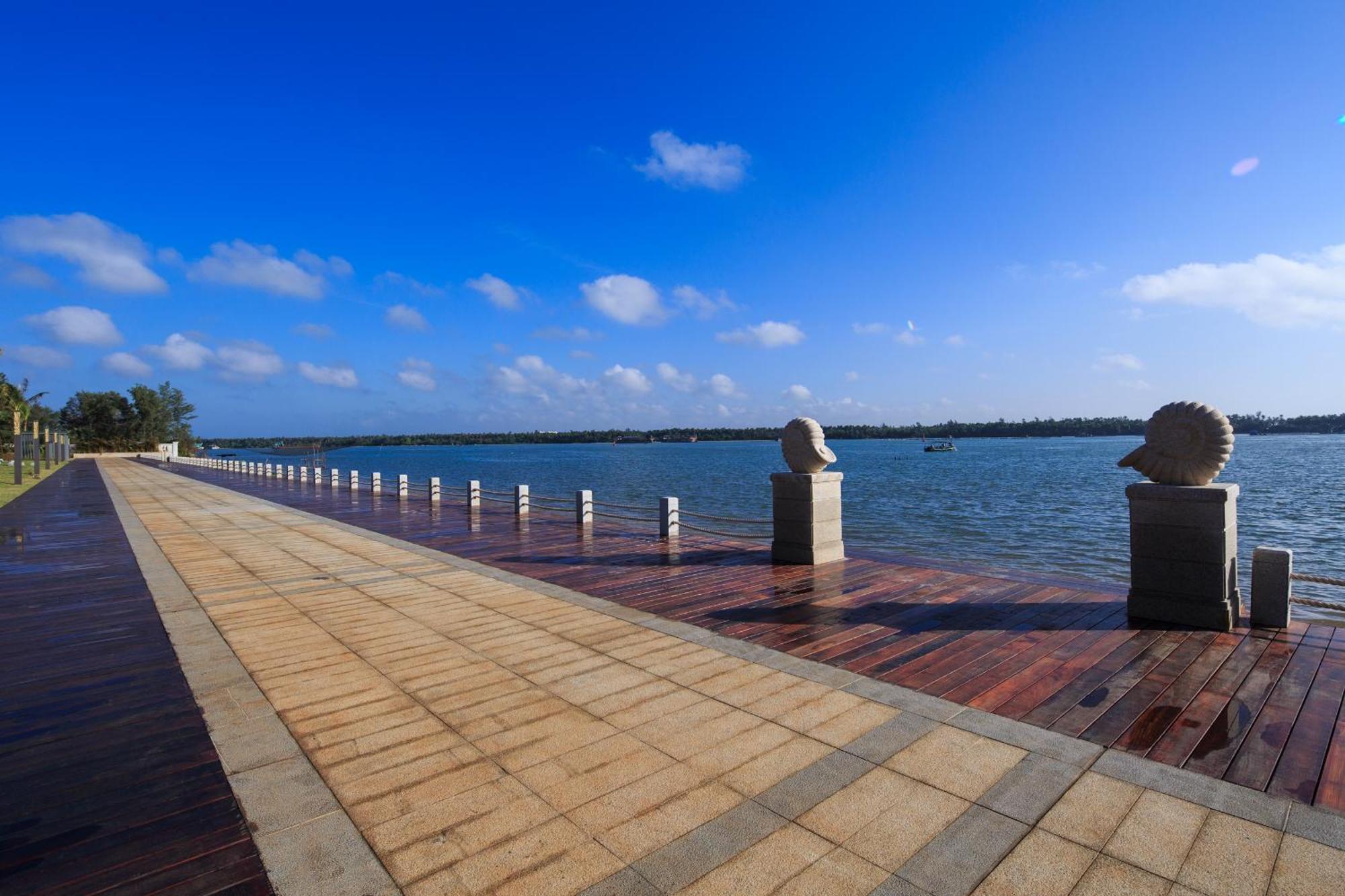 Wyndham Grand Plaza Royale Wenchang Exteriör bild