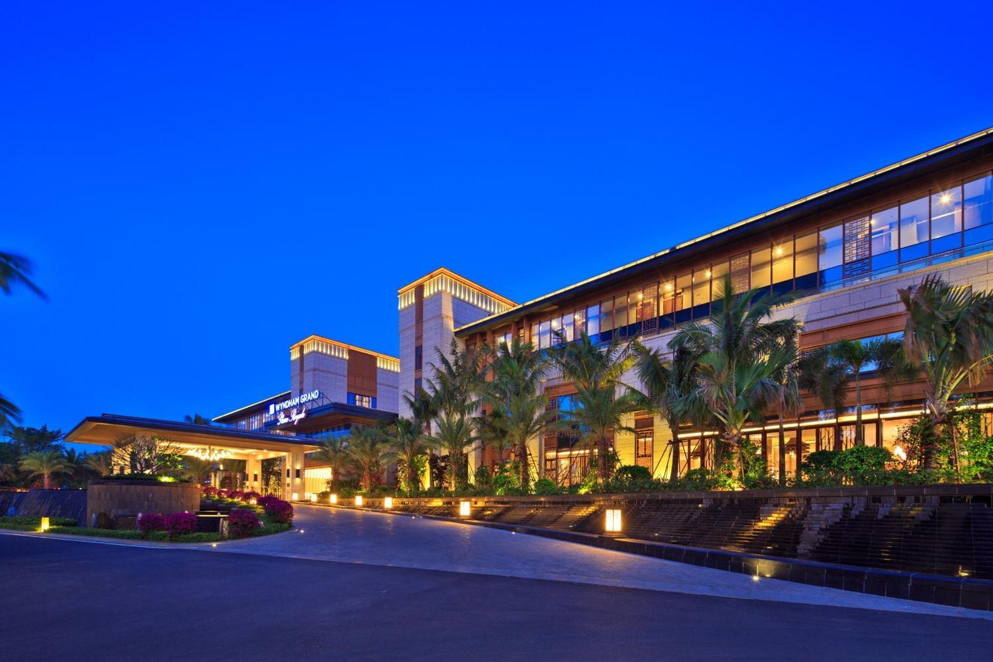 Wyndham Grand Plaza Royale Wenchang Exteriör bild